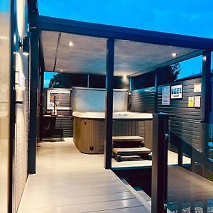 Arranview Lochside Pods & Lodges All With Private Hot-Tubs